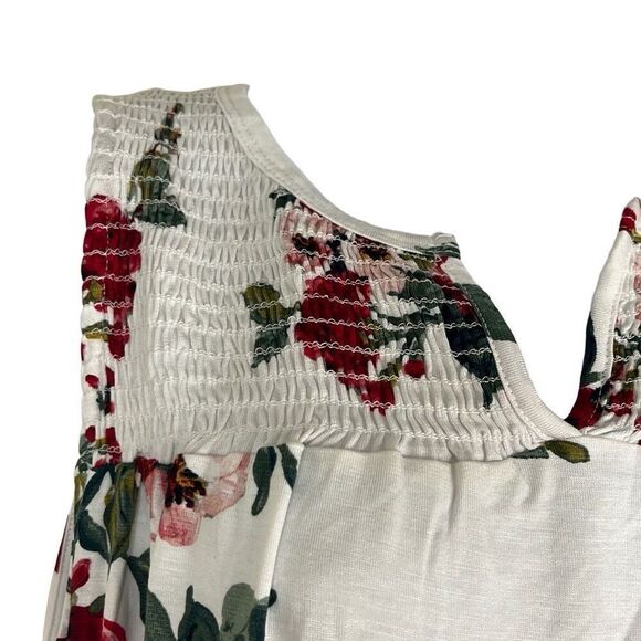 Papermoon Red White Floral Sleeveless Smocked Neck Top 3X Plus Stretch NWOT - Picture 4 of 9